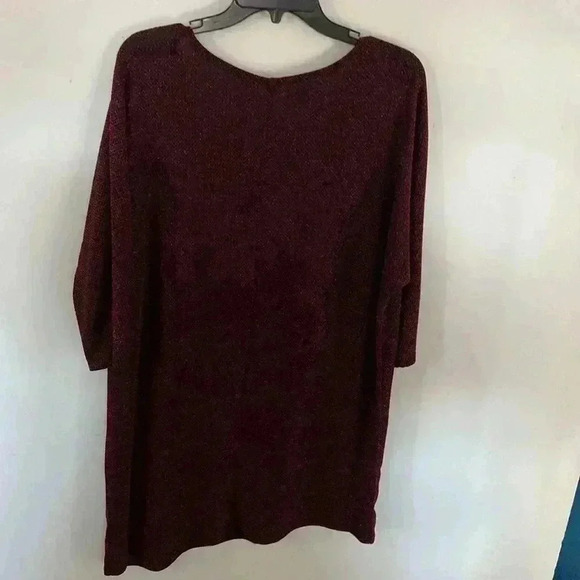 Women's New Directions Woman Size 1X Red-Black Metallic‎ Pullover Blouse - Picture 2 of 6
